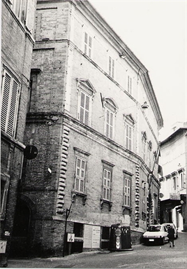 Palazzo Lauri